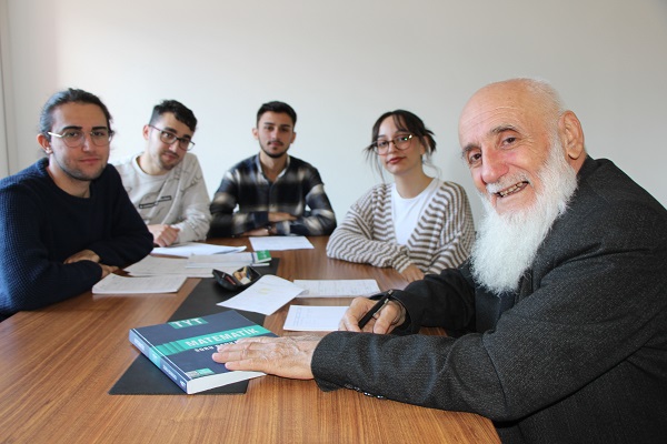 Foto - 81 yaşında DGS'ye hazırlanıyor! Yaşar Dede gençlere taş çıkardı