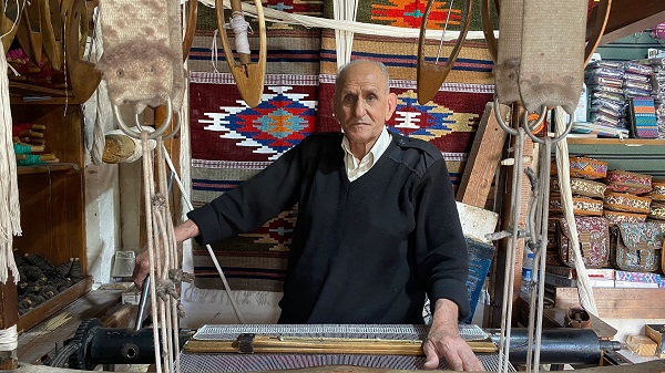 Foto - 81 yaşındaki Yaşar Amca'nın başarısı | 3 metrelik dükkanda üretiyor tüm dünyaya satıyor