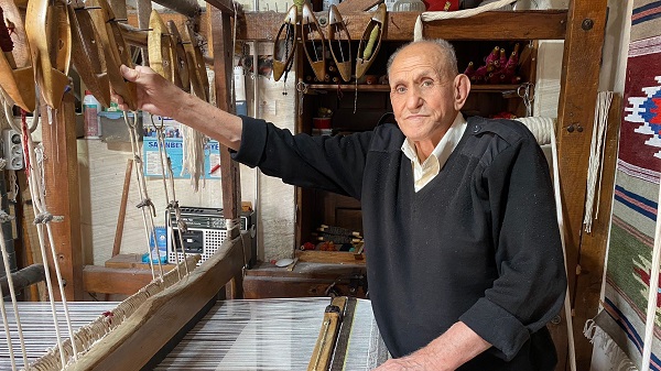 Foto - 81 yaşındaki Yaşar Amca'nın başarısı | 3 metrelik dükkanda üretiyor tüm dünyaya satıyor