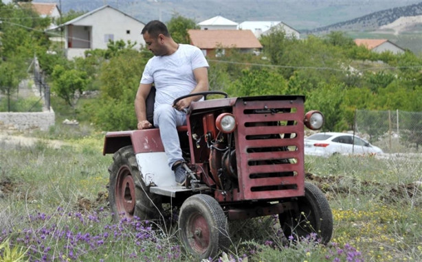 Foto - 82 yaşındaki mini traktör görenleri şaşırtıyor