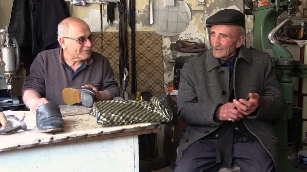 Foto - 83’lük muhtar adayı gençlere taş çıkarttı