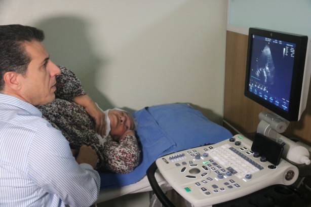 Foto - 86 yaşındaki kadının 20 yıllık sağlık sorunu sadece 50 dakikada çözüldü! Görenler şok oldu