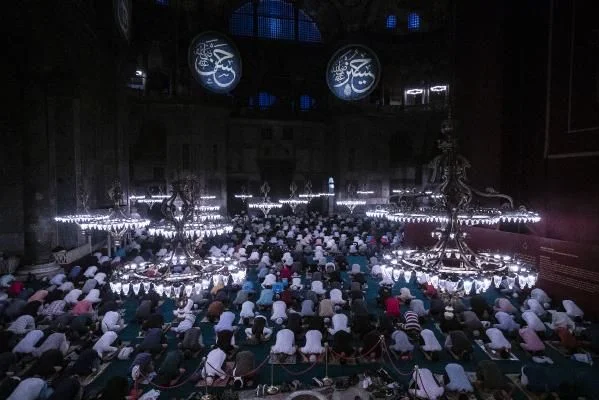 Foto - 86 yıl süren hasretin ardından Ayasofya'da ilk sabah namazı
