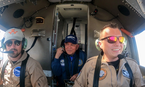 Foto - 88 yaşındaki Kıbrıs gazisi yeniden uçmanın heyecanını yaşadı