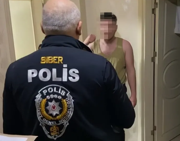 Foto - 9-15 yaş erkek çocuklarına oyun içinde müstehcen tuzak! Detaylar kan dondurdu