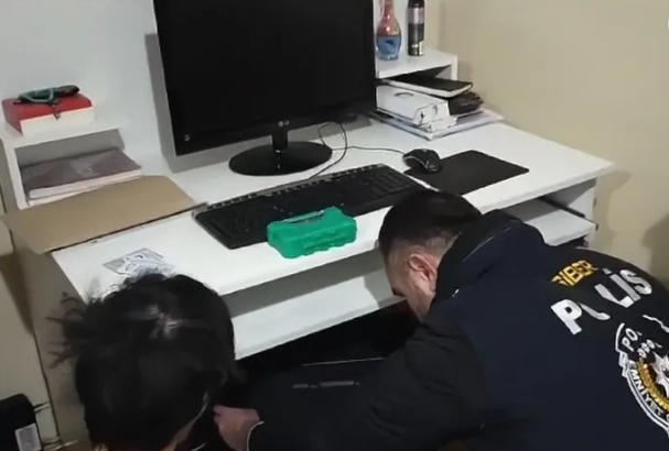 Foto - 9-15 yaş erkek çocuklarına oyun içinde müstehcen tuzak! Detaylar kan dondurdu