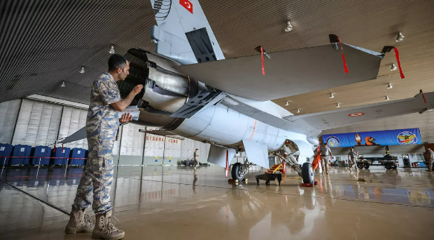 Foto - 9. Ana Jet Üssünde görevli baba oğul omuz omuza vererek vatana hizmet ediyor