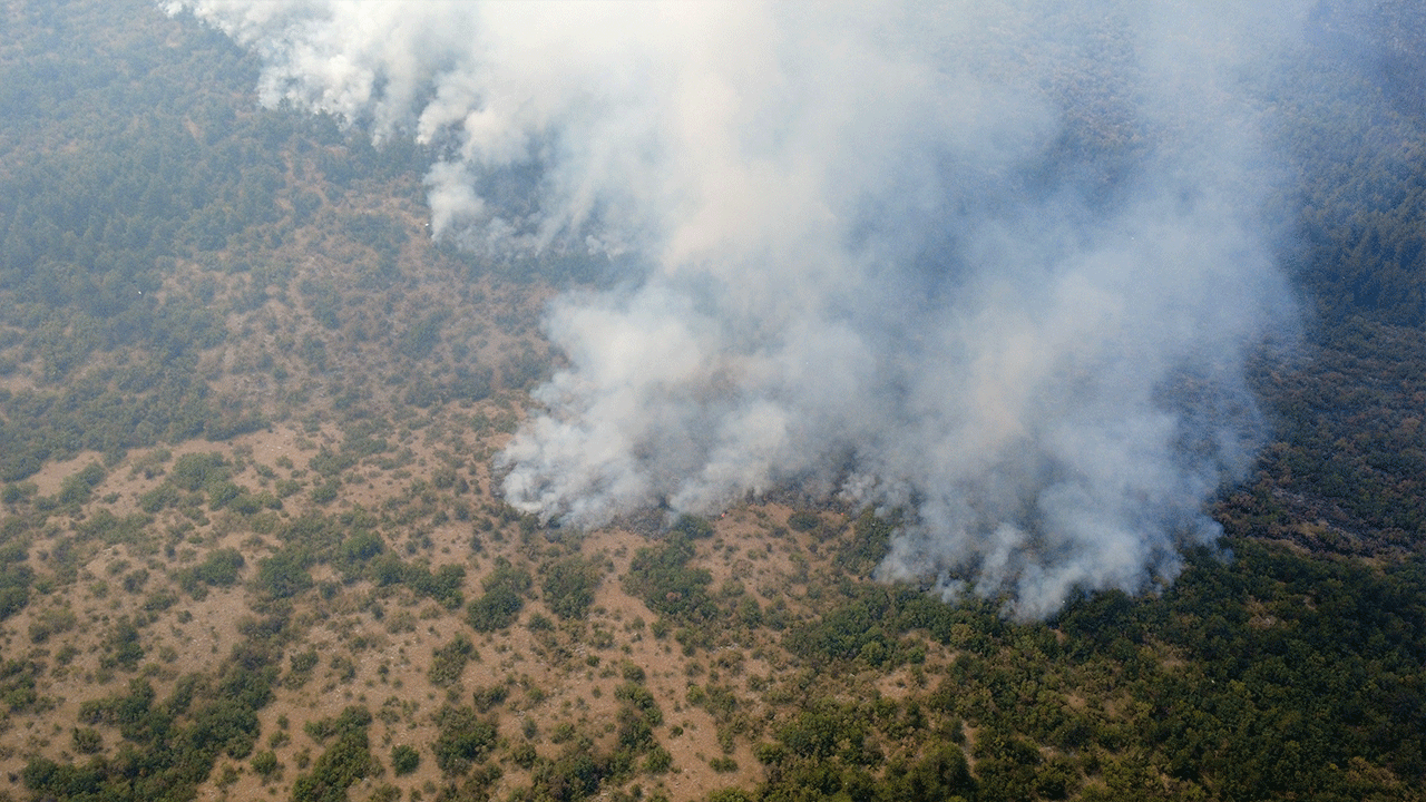 Foto - 9 helikopter ve çok sayıda araç olay yerinde: Karabük'te orman yangını devam ediyor
