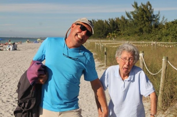 Foto - 90 yaşında kanser olduğunu öğrendi ve bakın ne yaptı!