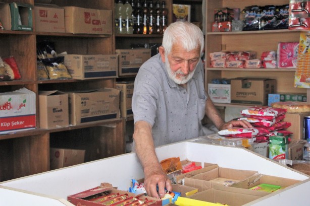 Foto - 90 yaşında makine gibi! 68 yıldır aynı bakkalı işletiyor