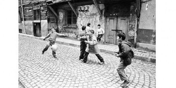 Foto - 90'lı yılların mahalle maçı kuralları