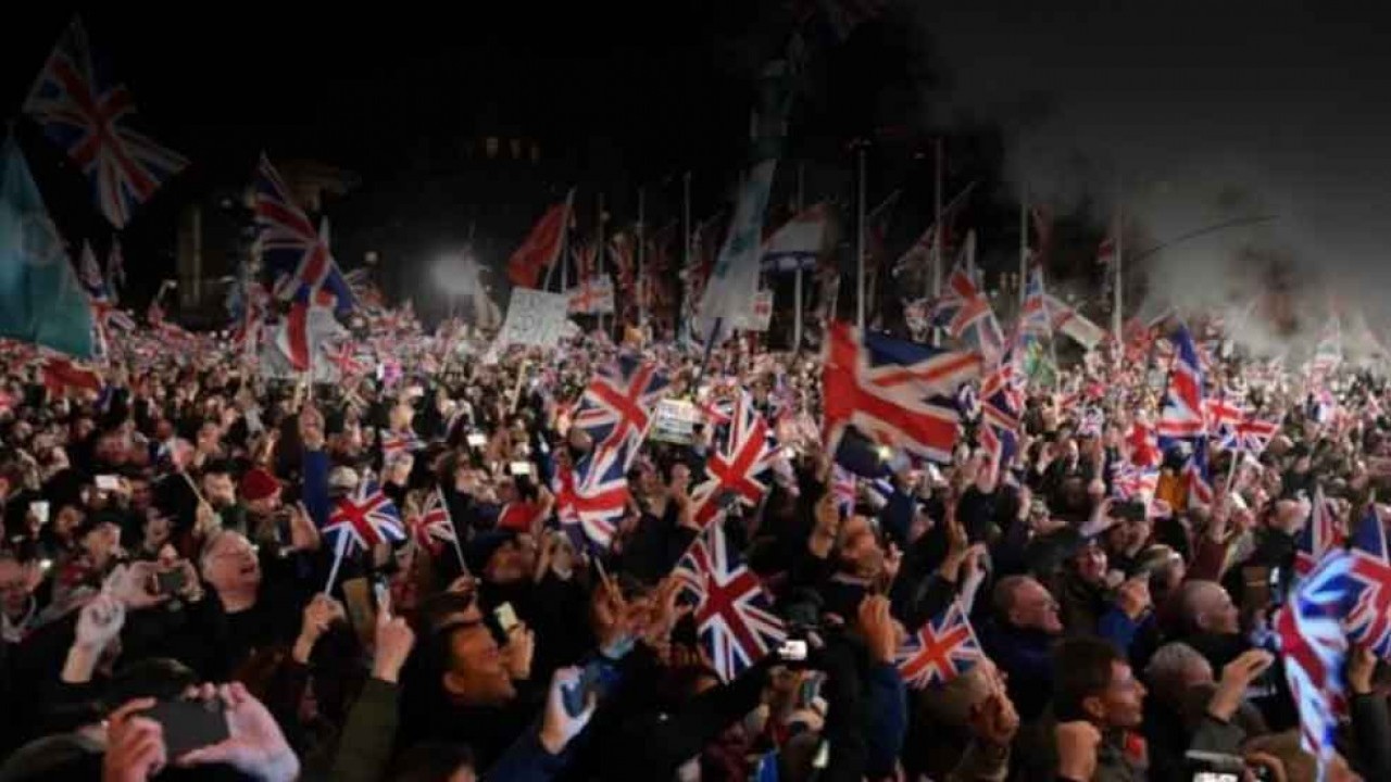 910 lirayı duyan İngilizler işi gücü bırakıp Türkiye'ye gelmeye başladı! Herkes tam anlamıyla şaşkın