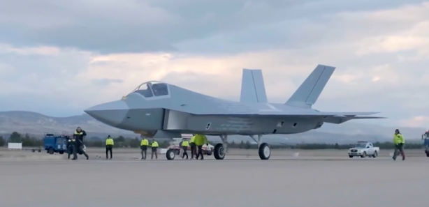 Foto - 96 saatten az kaldı! Tüm dünya Türkiye'nin savaş uçağı için nefesini tuttu, F-35'i piyasadan silmeye geliyor