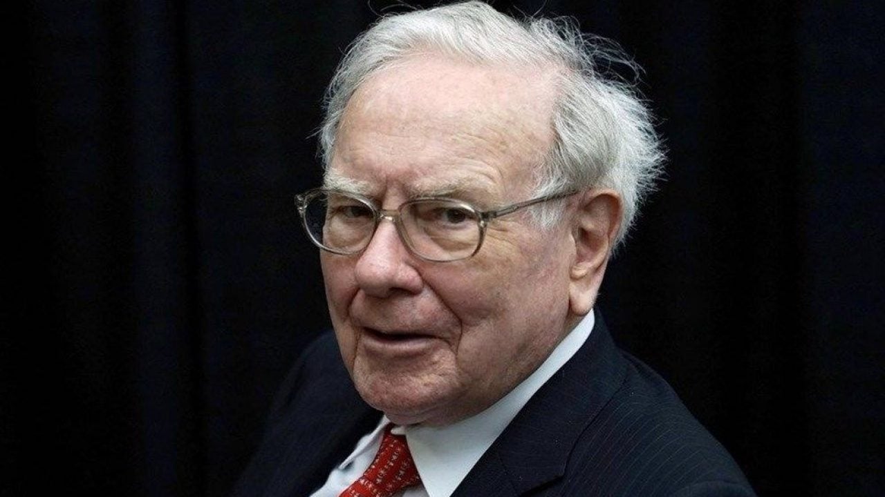 Foto - 96 yaşındaki milyarder Warren Buffett 48 yıldan beri bir damla bile su içmedi: Onun yerine bakın ne içiyor
