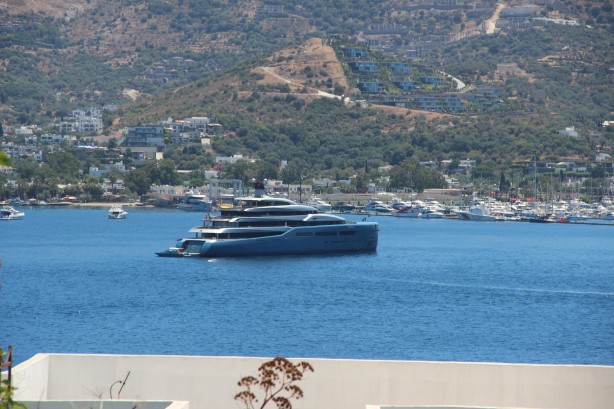 Foto - 98 metre uzunluğundaki mega yat "Aviva" Bodrum'da