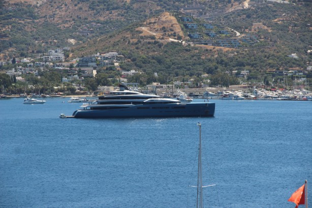 Foto - 98 metre uzunluğundaki mega yat "Aviva" Bodrum'da