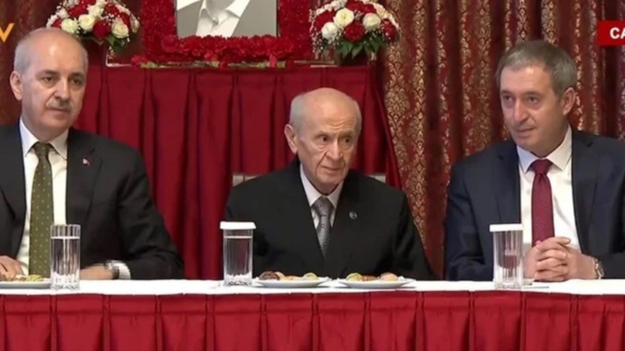 Foto - 99 gün sonra Meclis’te! Bahçeli’nin Sırrı Süreyya Önder için yaptığı o hareket olay oldu! Herkes bunu konuşuyor