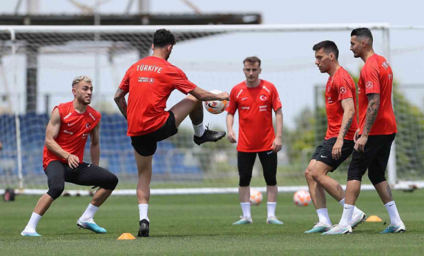 Foto - A Milli Takım, Galler maçının hazırlıklarını tamamladı