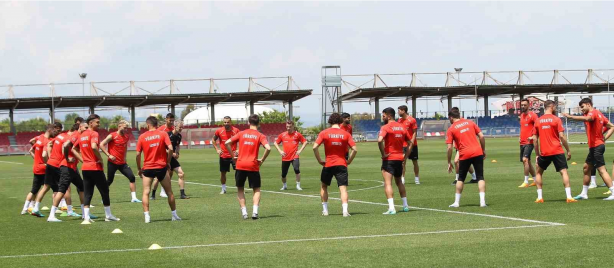 Foto - A Milli Takım, Galler maçının hazırlıklarını tamamladı