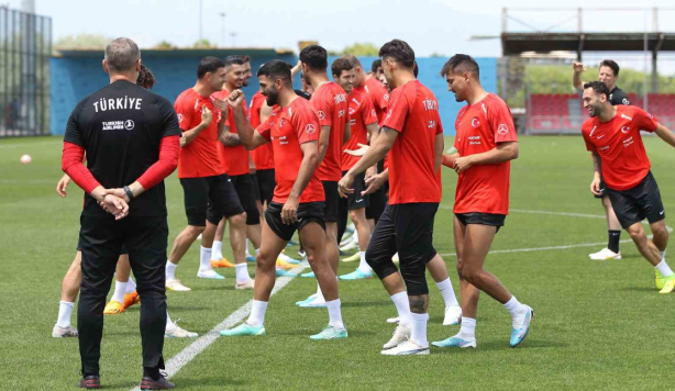 Foto - A Milli Takım, Galler maçının hazırlıklarını tamamladı