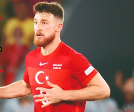 Foto - A Milli takım oyuncusu Türkiye'yi sattı! Merih Demiral'e bozkurt selamı tepkisi