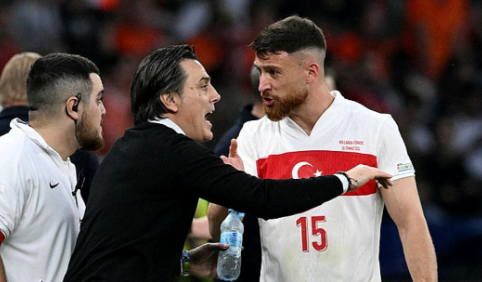 Foto - A Milli takım oyuncusu Türkiye'yi sattı! Merih Demiral'e bozkurt selamı tepkisi