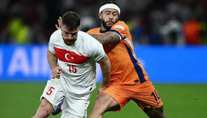 Foto - A Milli takım oyuncusu Türkiye'yi sattı! Merih Demiral'e bozkurt selamı tepkisi