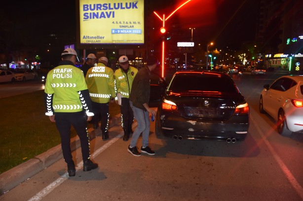 Foto - Abart egzoz kullanan sürücülere ceza yağdı