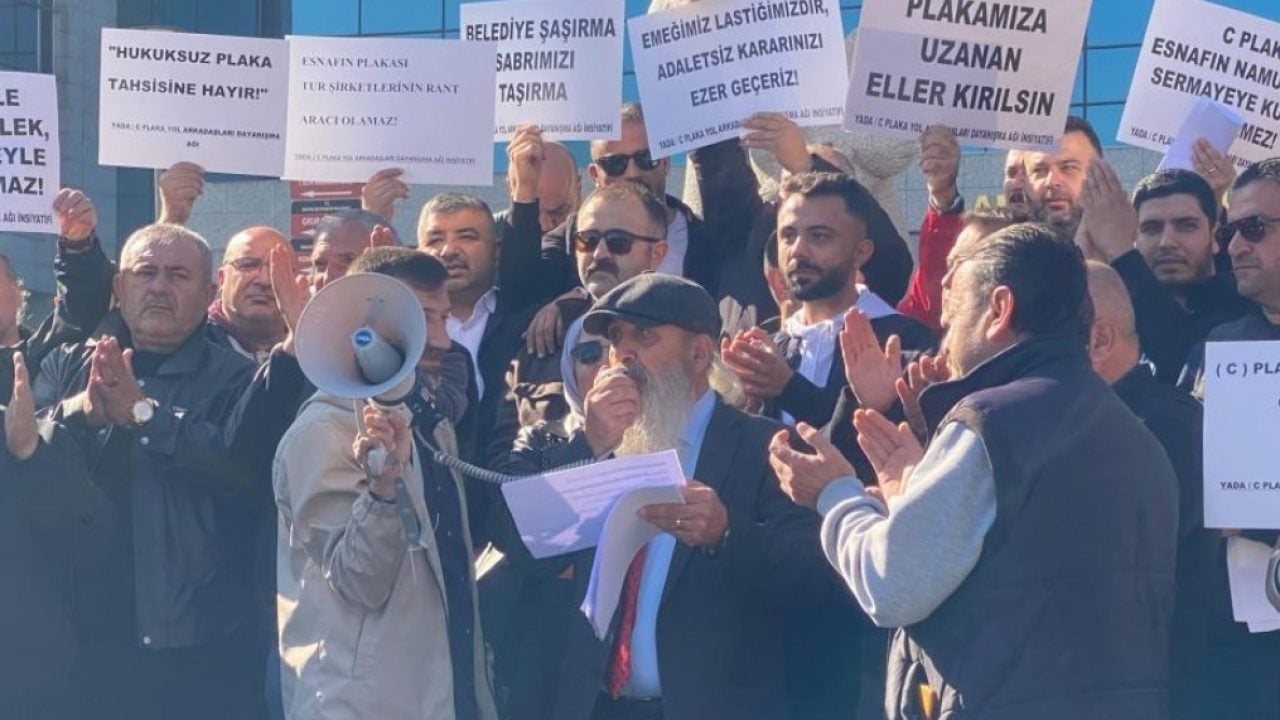 Foto - ABB önünde basın açıklaması yaptılar! Servisçilerden Yavaş’a C plaka ihale tepkisi