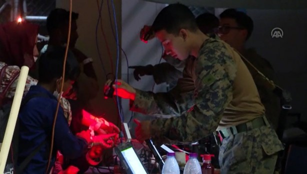 Foto - ABD Afganlara barkod takıyor