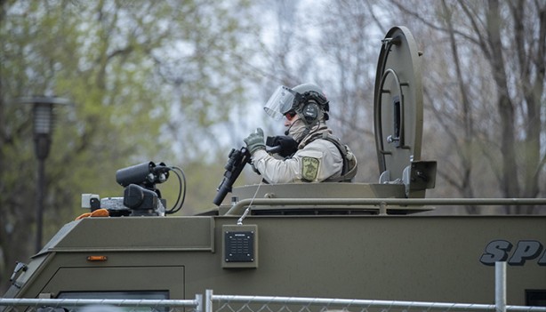 Foto - ABD diken üstünde! Birlikler sokağa indi