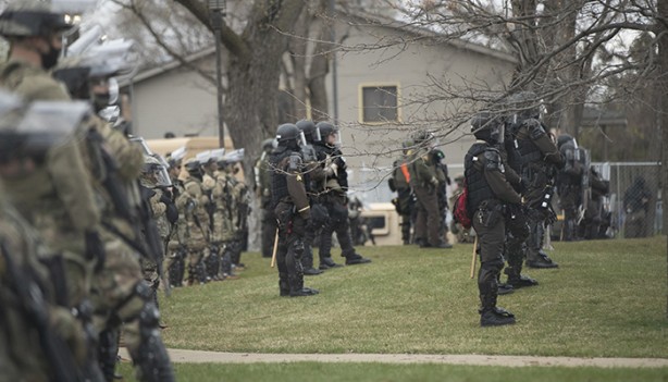 Foto - ABD diken üstünde! Birlikler sokağa indi