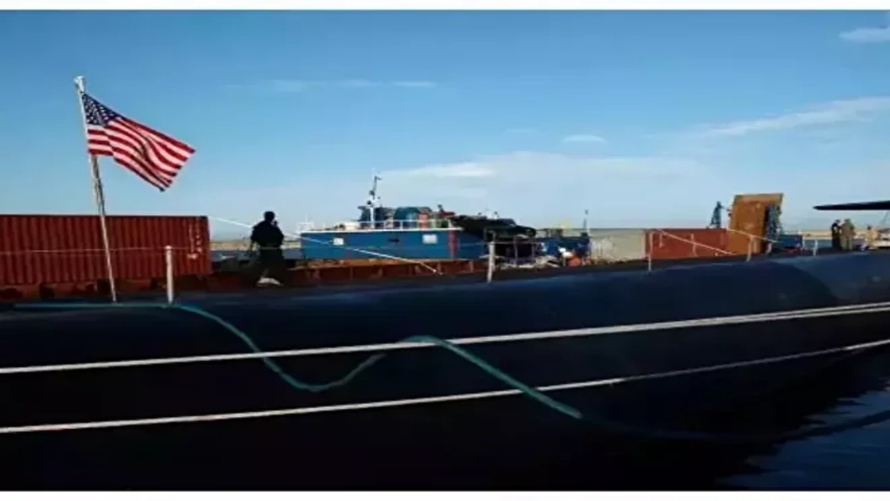 Foto - ABD gözünü fena kararttı! Savaş için oraya nükleer denizaltı ve savaş gemileri gönderiyorlar