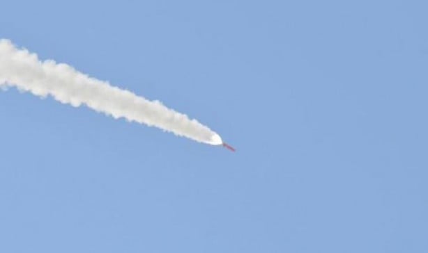 Foto - ABD, Husilere ait gemisavar balistik füzesini vurdu