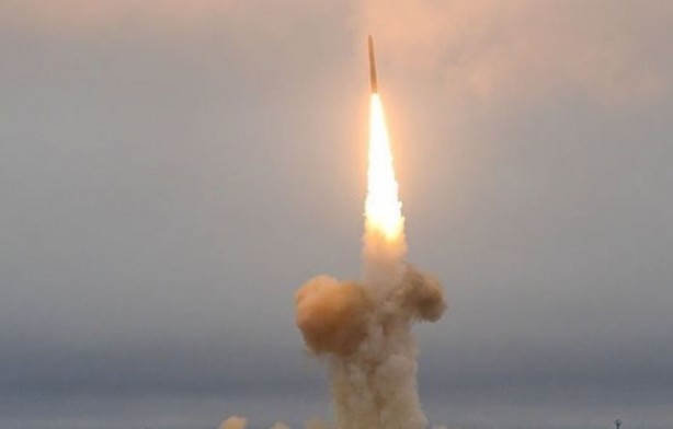 Foto - ABD, Husilere ait gemisavar balistik füzesini vurdu