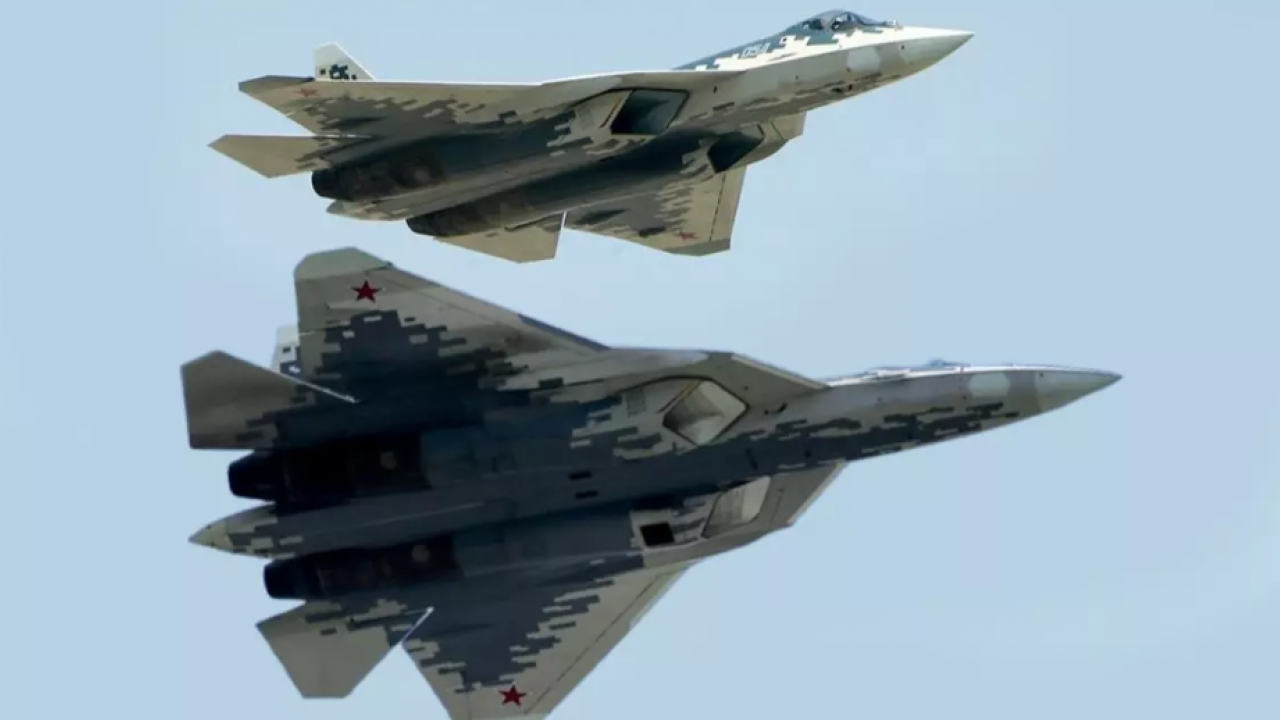 Foto - ABD ile kriz bir türlü çözülemedi: 84 adet Su-57 havaalanına iniyor