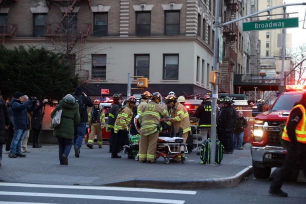 Foto - ABD metro kazasıyla sarsıldı! Çok sayıda...