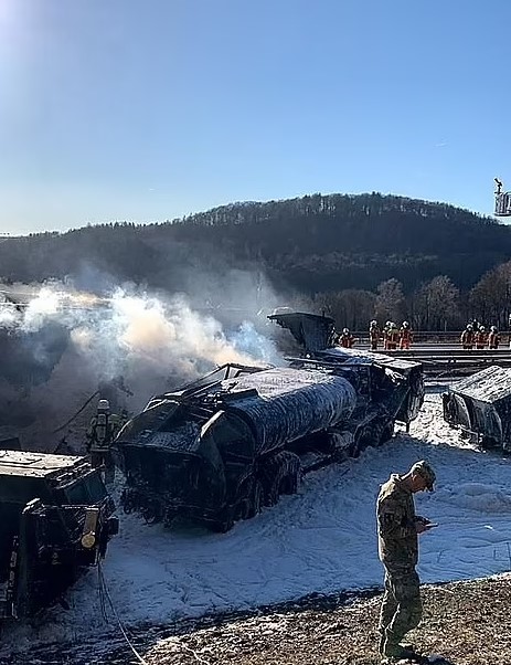 Foto - ABD ordusu pusuya mı düşürüldü? Dikkatleri üzerine çeken olay