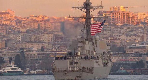 Foto - ABD savaş gemisi İstanbul Boğazı'nda!