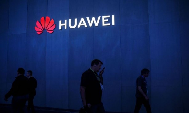 Foto - ABD tarafından engellenen Huawei rakiplerine fark attı