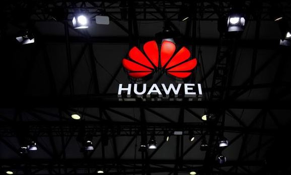 Foto - ABD tarafından engellenen Huawei rakiplerine fark attı