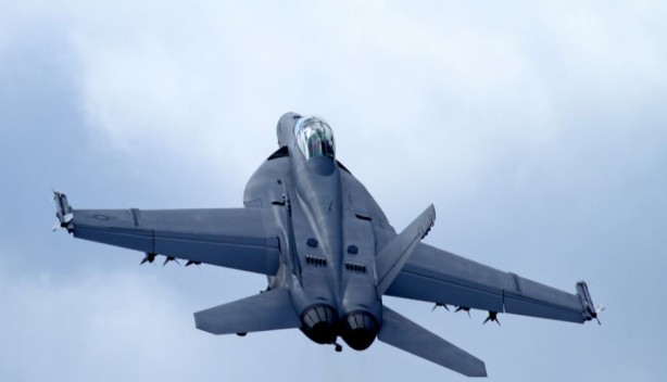 Foto - ABD ve İngiliz uçakları Yemen'e saldırı düzenledi