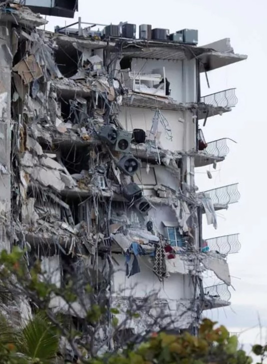 Foto - ABD'de 12 katlı bina kısmen çöktü