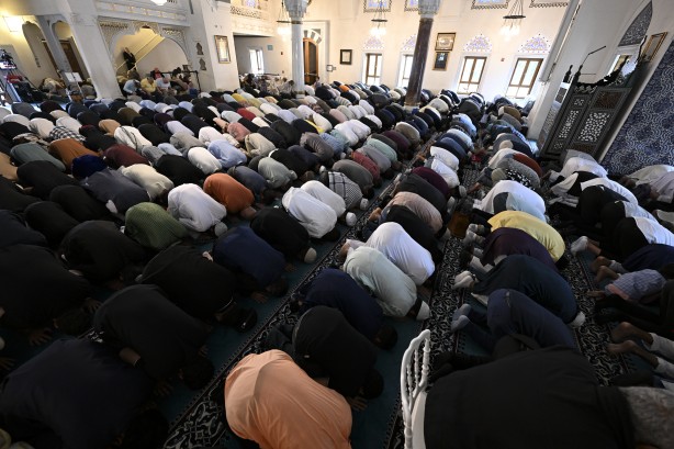 Foto - ABD'de farklı milletlerden Müslümanlar bayram namazı kıldı