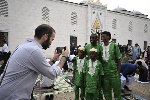 Foto - ABD'de farklı milletlerden Müslümanlar bayram namazı kıldı