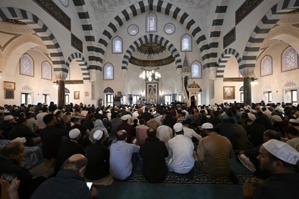 Foto - ABD'de farklı milletlerden Müslümanlar bayram namazı kıldı