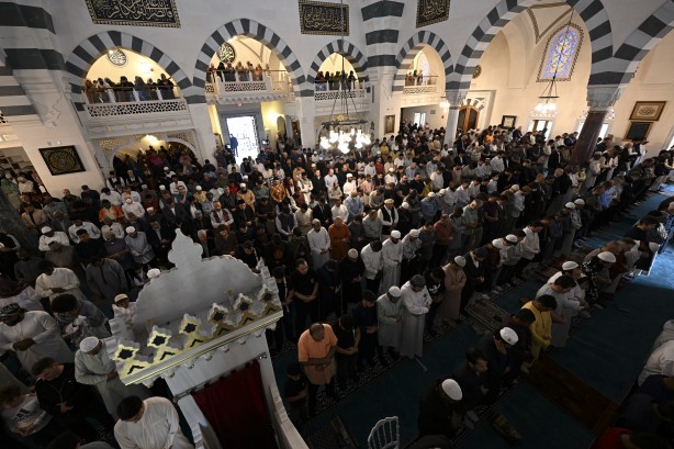 Foto - ABD'de farklı milletlerden Müslümanlar bayram namazı kıldı