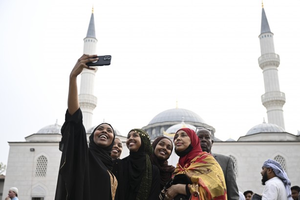 Foto - ABD'de farklı milletlerden Müslümanlar bayram namazı kıldı