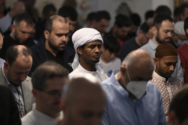 Foto - ABD'de farklı milletlerden Müslümanlar bayram namazı kıldı