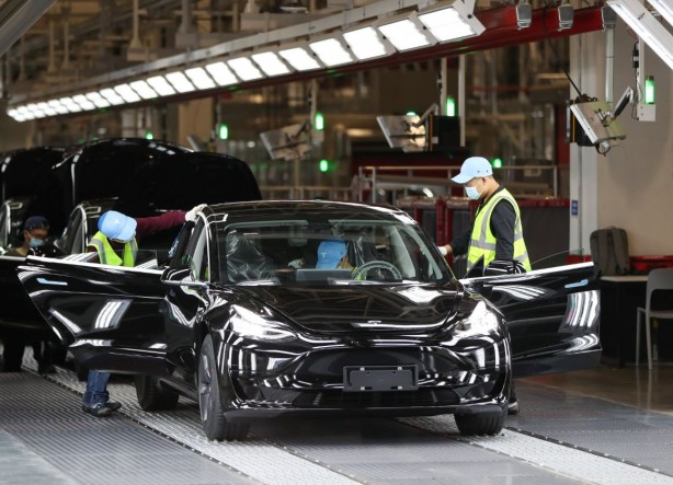 Foto - ABD'de işler kötü gidiyor! Elon Musk, Tesla'da kıyıma hazırlanıyor